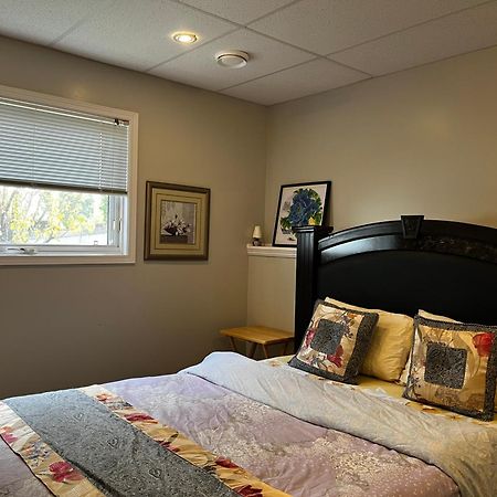 Citadel Cozy Quilt Private Bedroom YYC Exteriör bild